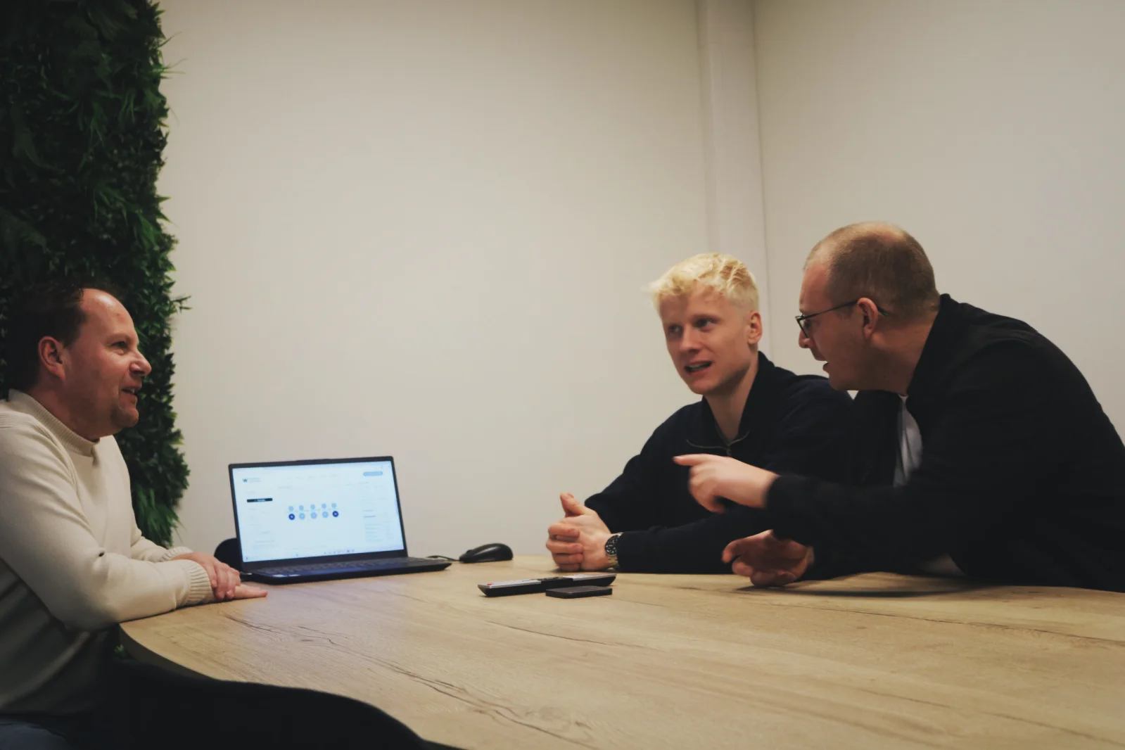 Meeting · advice at the table